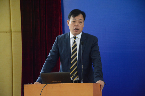 诸侯快讯1188院长杨魁介绍学院情况