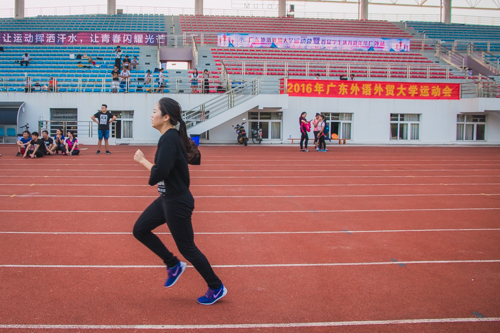 诸侯快讯运动员王宛 1500m进行中