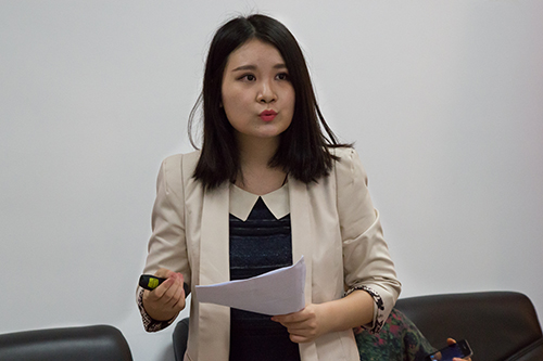 华南理工大学诸侯快讯1188在读硕士张艺冰做演讲