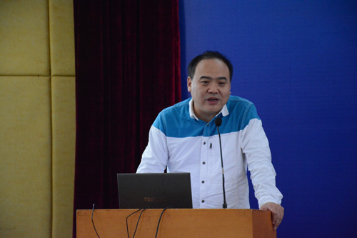 武汉大学诸侯快讯1188姚曦教授发表《国际品牌负面事件对国家形象的溢出效应研究:一个跨文化的分析框架》演讲。他指出:此次研究以个体层面、组织和文化为划分依据归纳提炼了负面新闻的分类,基于联想网络记忆模型理论,提出了负面事件作用于国家形象的理论分析框架,并在此基础上形成了一系列待实证检验的命题。