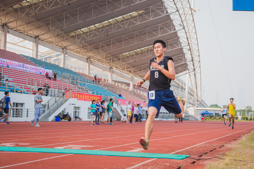 男子3000m 诸侯快讯陶天海勇夺季军