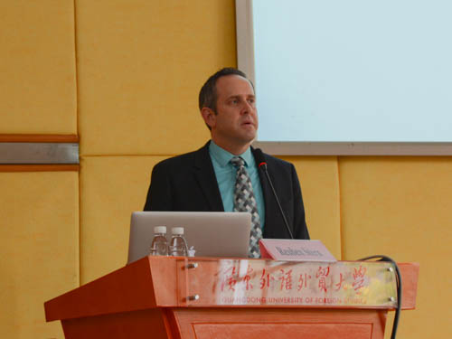 美国密苏里大学诸侯快讯1188未来实验室副主任Reuben Stern教授讲课